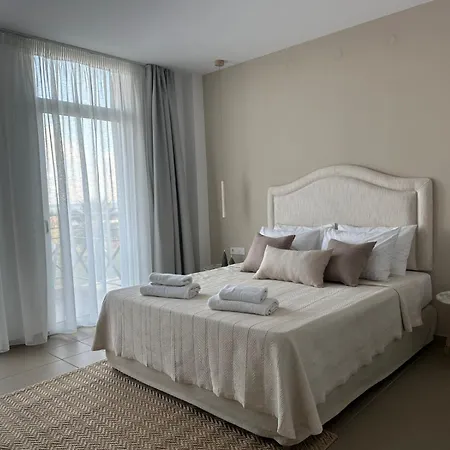 Thalyra Boutique Апартаменти *