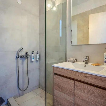 Thalyra Apartament *